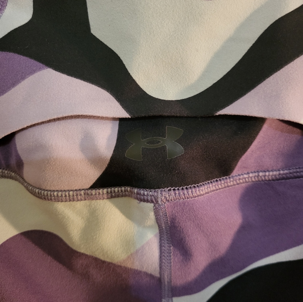 Under Armour purple camo Rush leggings. Sold out in U.S. NWOT Extra Small - Picture 8 of 12